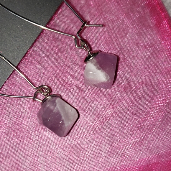 Subscription box dangle earrings - Picture 3 of 3